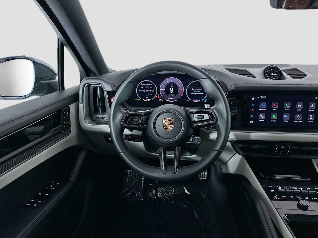 Used 2025 Porsche Cayenne S AWD/4WD image 25