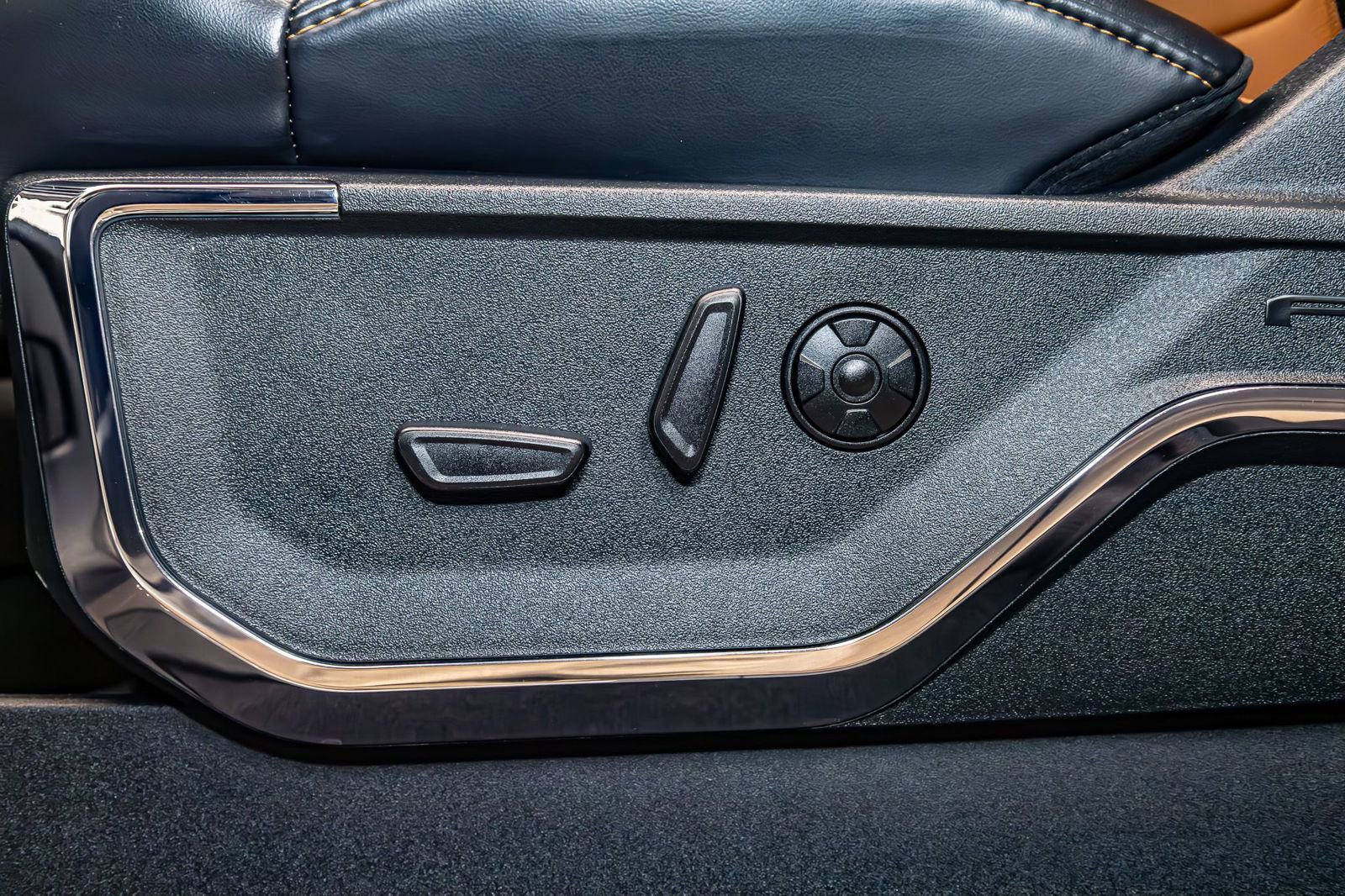 Used 2024 Ford F350 Platinum image 21