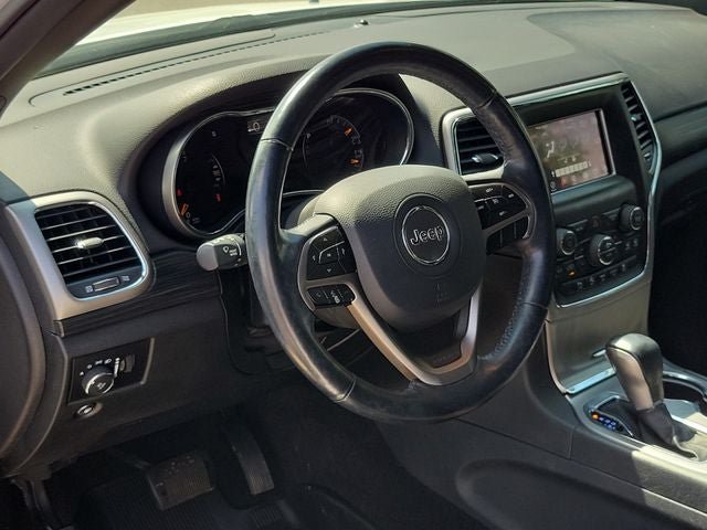 Used 2020 Jeep Grand Cherokee Laredo AWD/4WD image 11