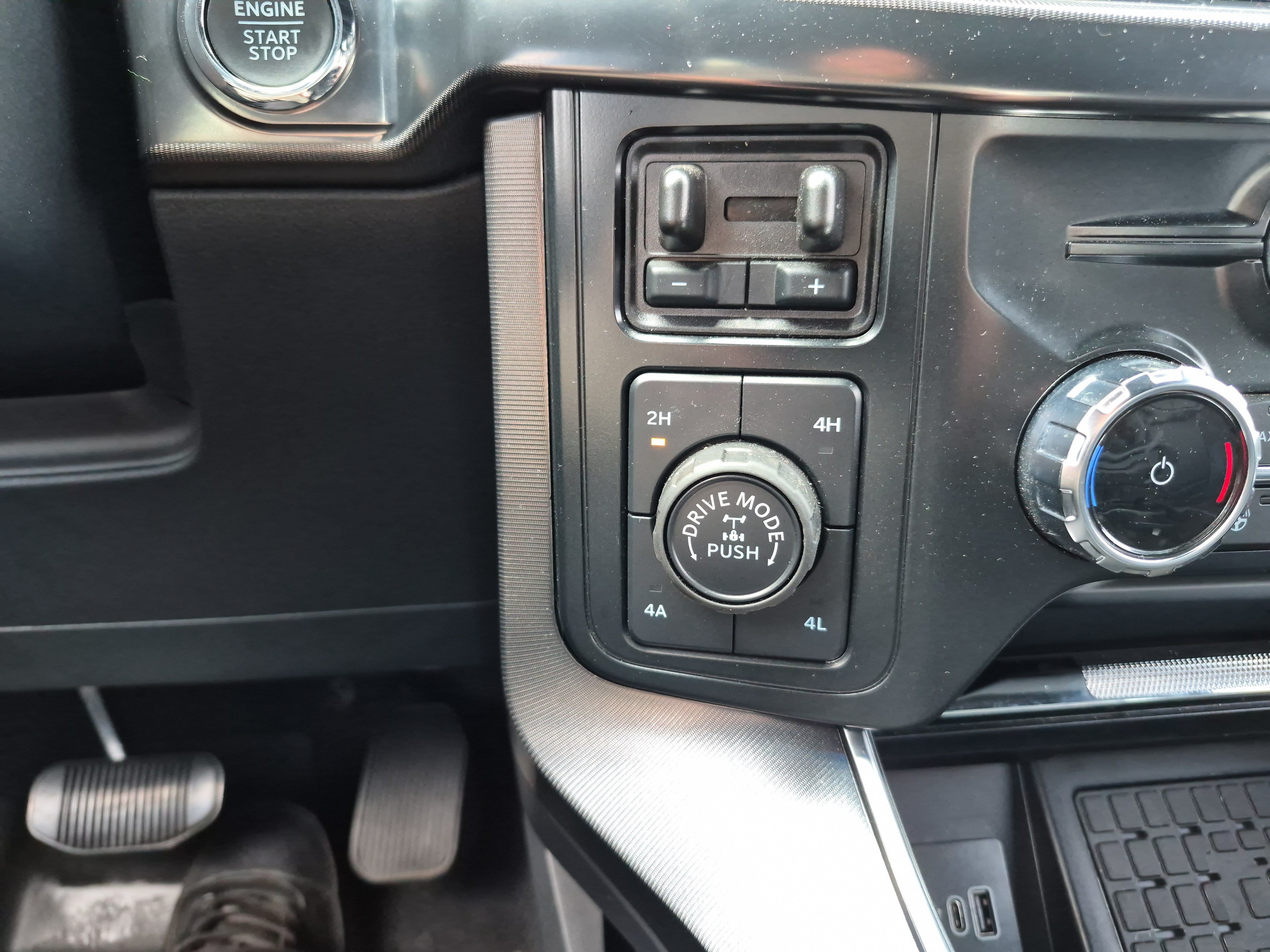 Used 2025 Ford F150 Platinum AWD/4WD image 37