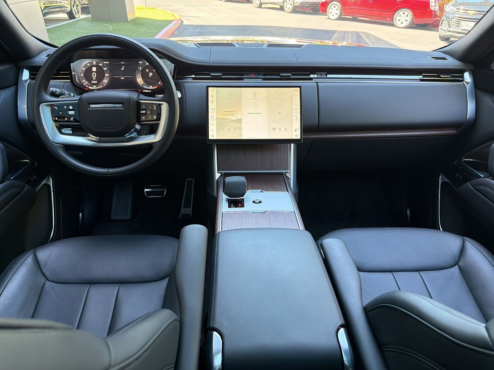 Used 2024 Land Rover Range Rover SE image 16