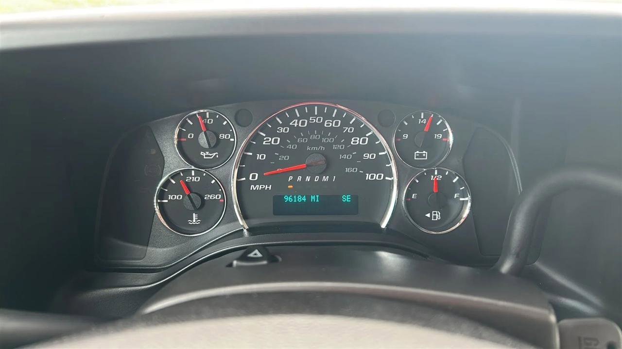 Used 2018 Chevrolet Express 3500 LT w/ LT Preferred Equipment Group RWD image 31