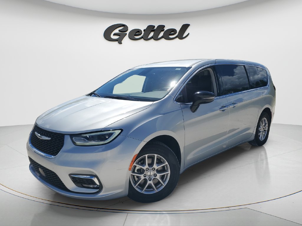 Used 2024 Chrysler Pacifica Touring-L