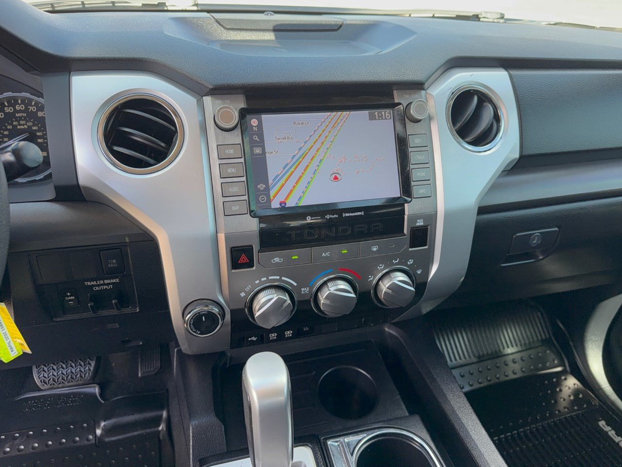 Used 2020 Toyota Tundra SR5 w/ SR5 Upgrade Package AWD/4WD image 22