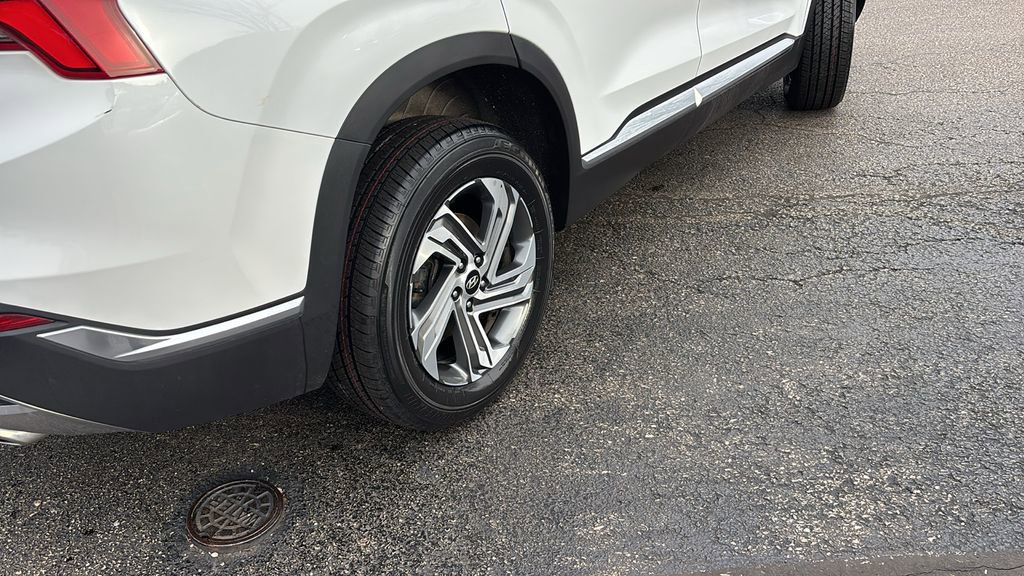 Used 2023 Hyundai Santa Fe SEL w/ Premium Package image 8