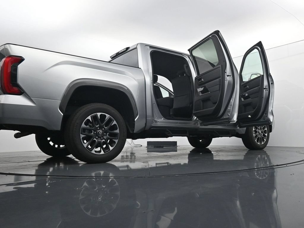 Used 2026 Toyota Tundra Limited AWD/4WD image 29