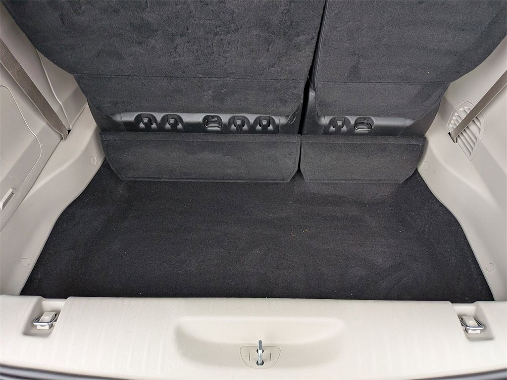 Used 2022 Chrysler Pacifica Limited w/ Uconnect Theater Family Group image 6