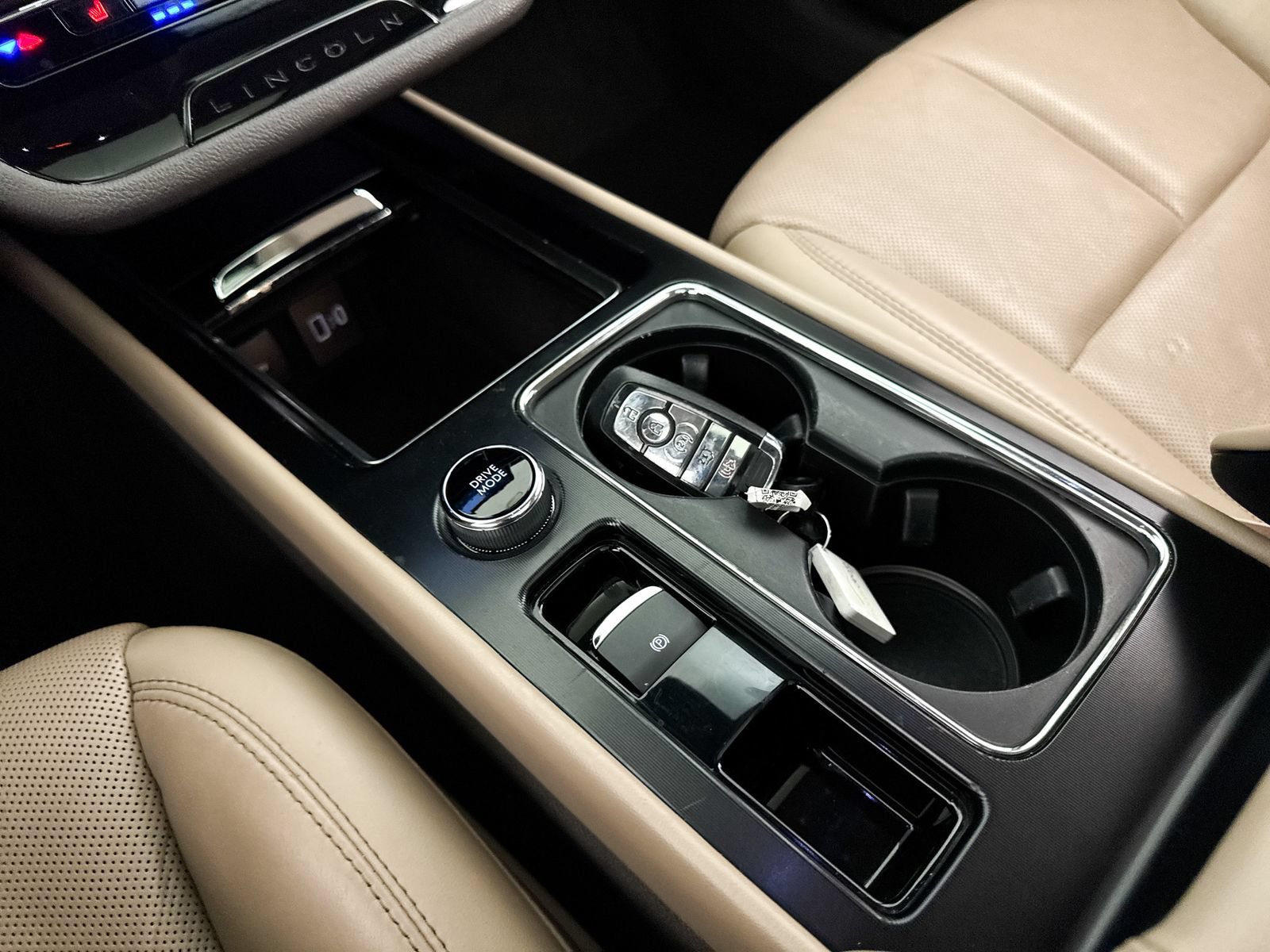 Used 2020 Lincoln Corsair Reserve AWD/4WD image 27