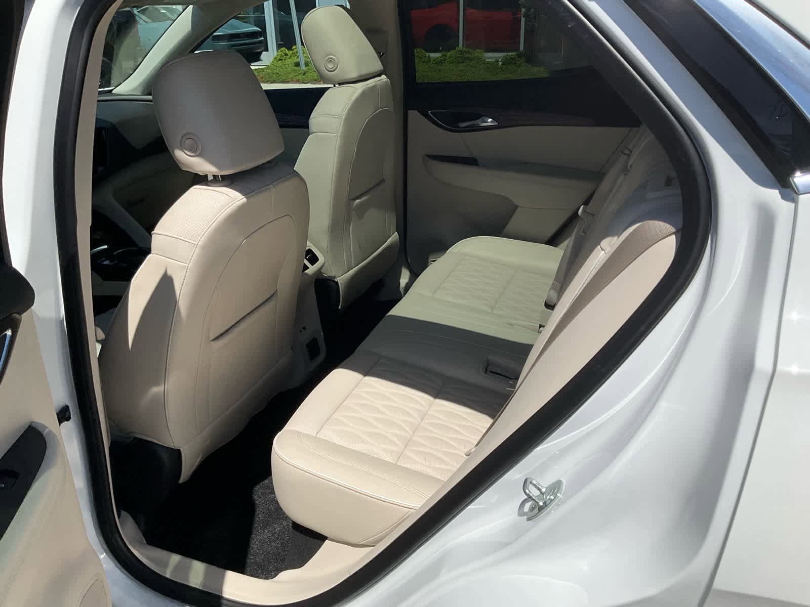 Used 2022 Buick Envision Avenir w/ Technology Package II AWD/4WD image 27