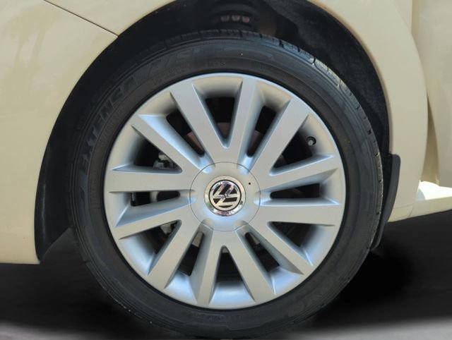 Used 2008 Volkswagen Beetle SE FWD image 39