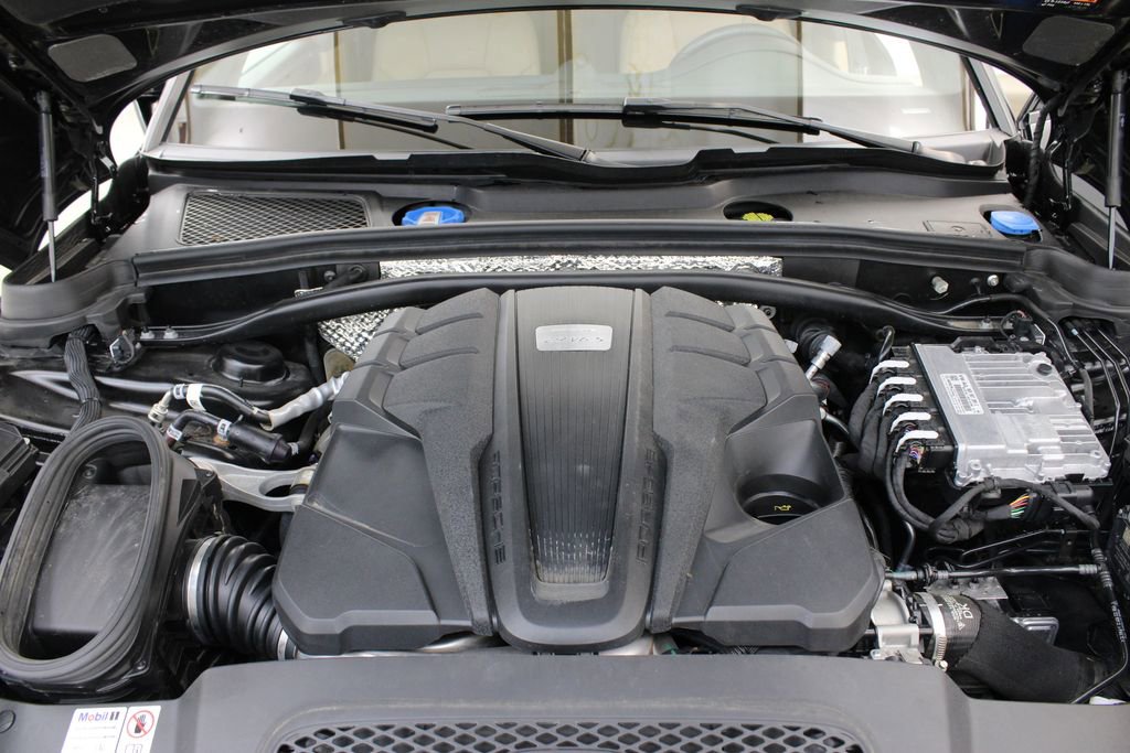 Used 2023 Porsche Macan S image 30