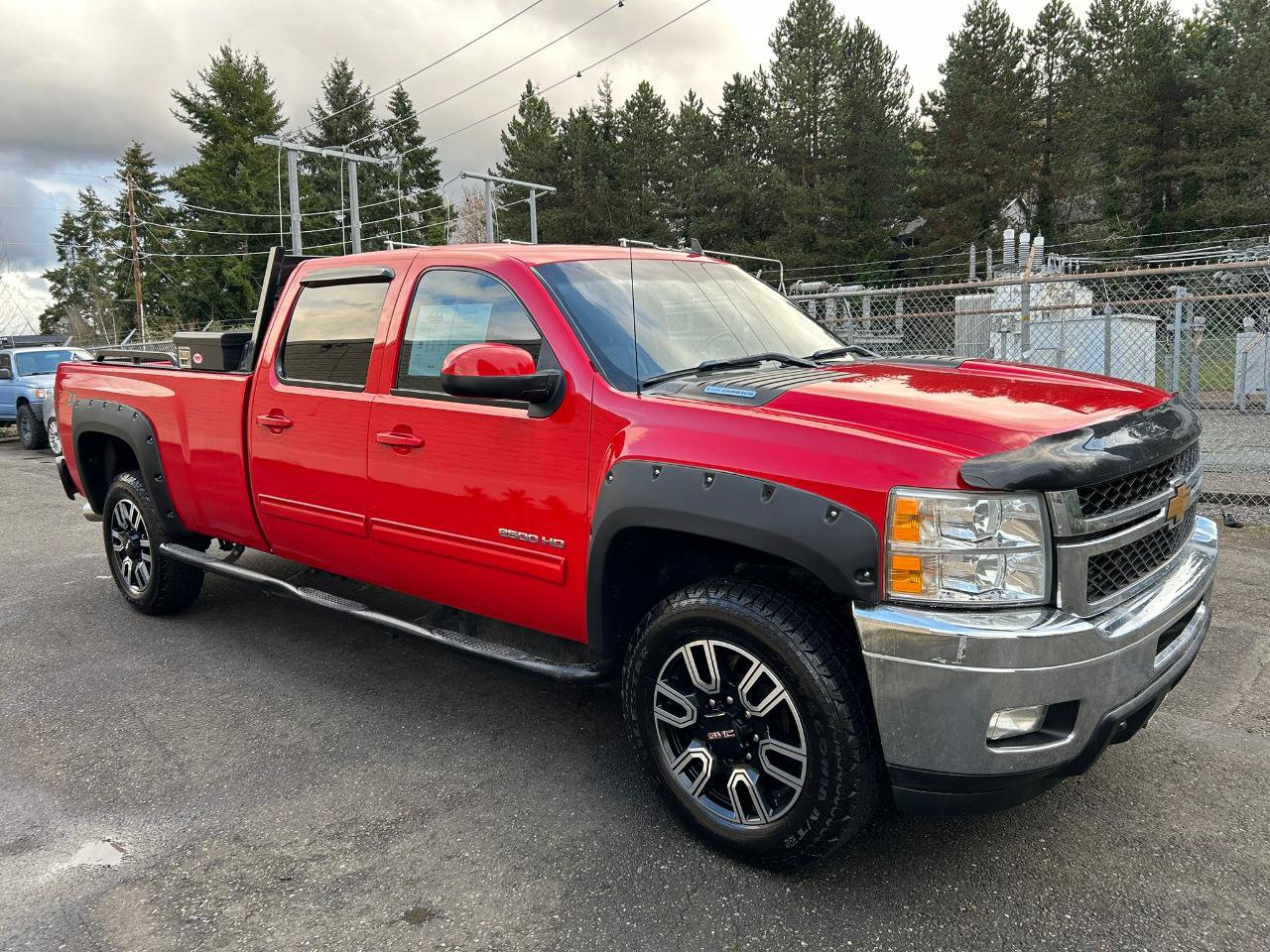 Used 2013 Chevrolet Silverado 2500 LTZ w/ LTZ Plus Package AWD/4WD image 3