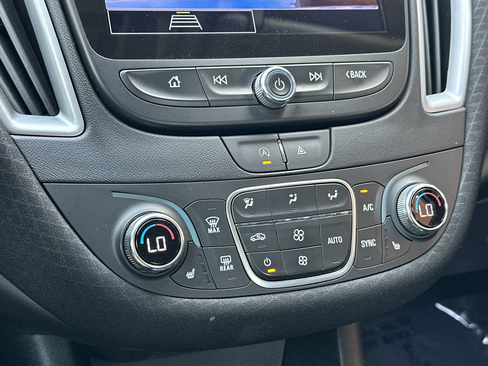 Used 2024 Chevrolet Malibu LT image 18