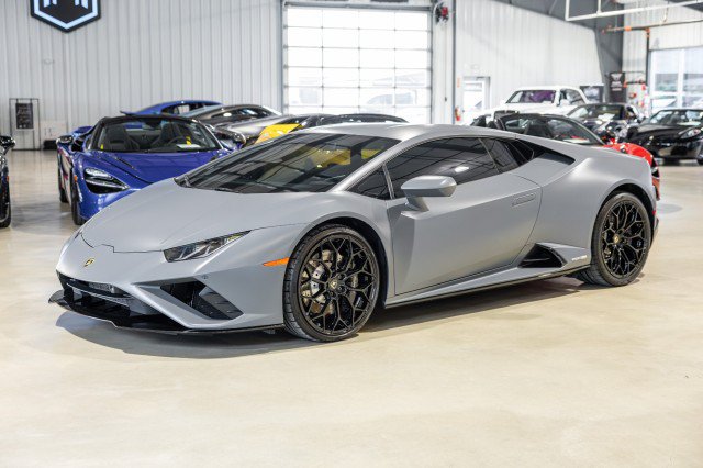 Used 2022 Lamborghini Huracan EVO RWD image 2