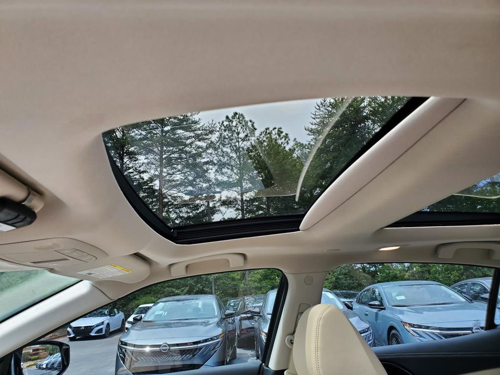 Certified 2023 Nissan Maxima Platinum w/ Sport Mat Group FWD image 17