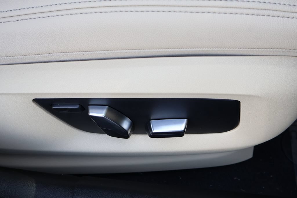 Used 2023 BMW 530i w/ Premium Package RWD image 45
