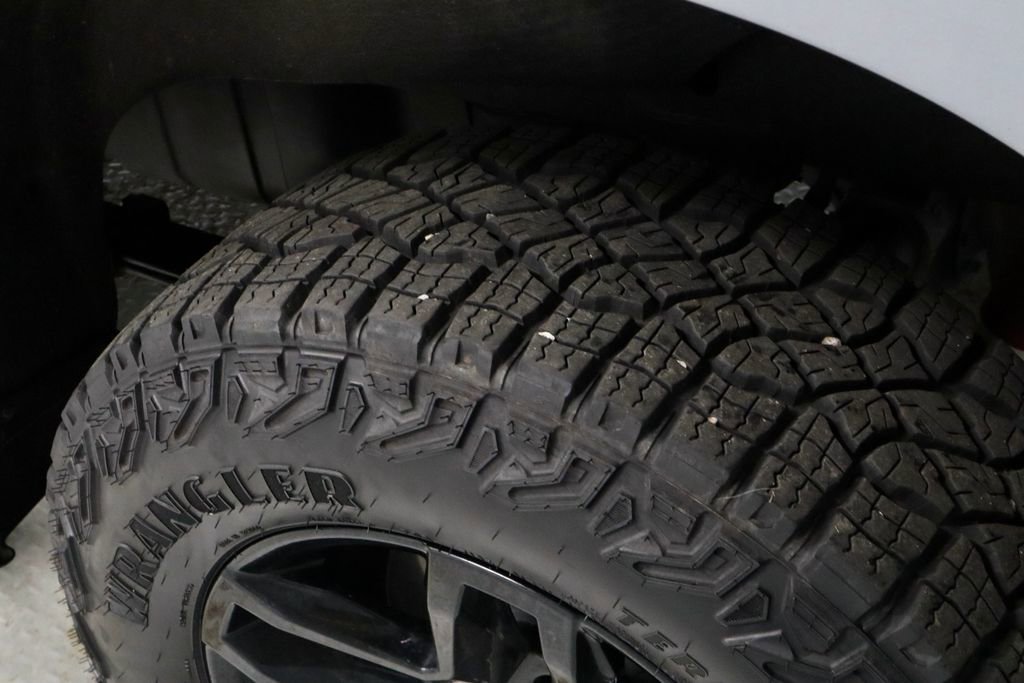 Used 2025 Chevrolet Silverado 1500 LT Trail Boss w/ Convenience Package II image 21