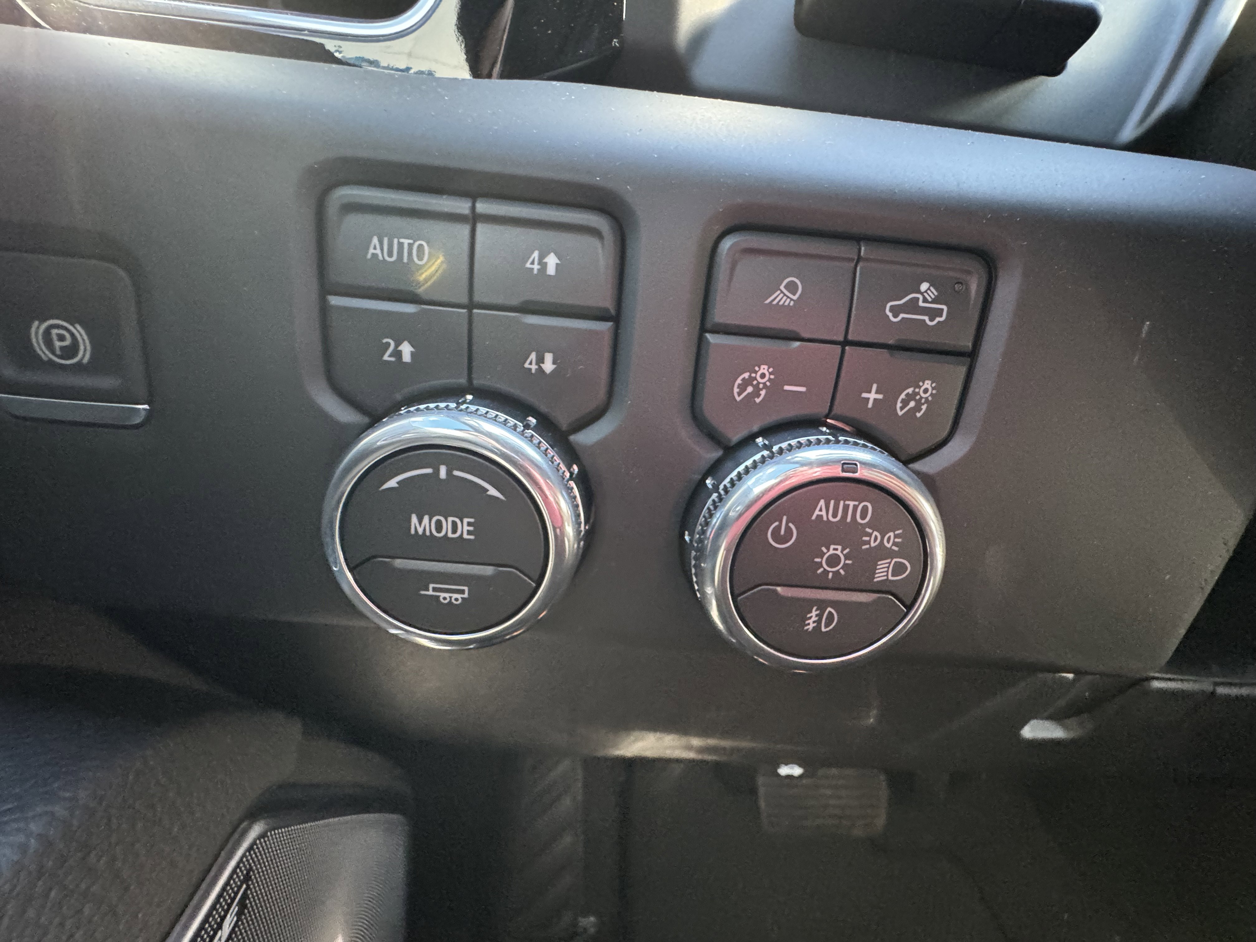 New 2026 GMC Sierra 2500 Denali w/ Denali Reserve Package image 13