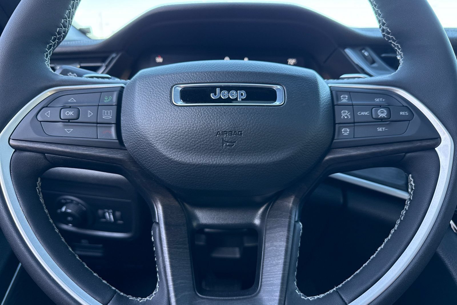 New 2026 Jeep Grand Cherokee Limited AWD/4WD image 23