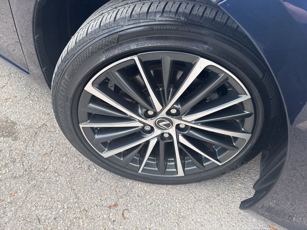 Certified 2022 Lexus ES 350 w/ Premium Package image 16