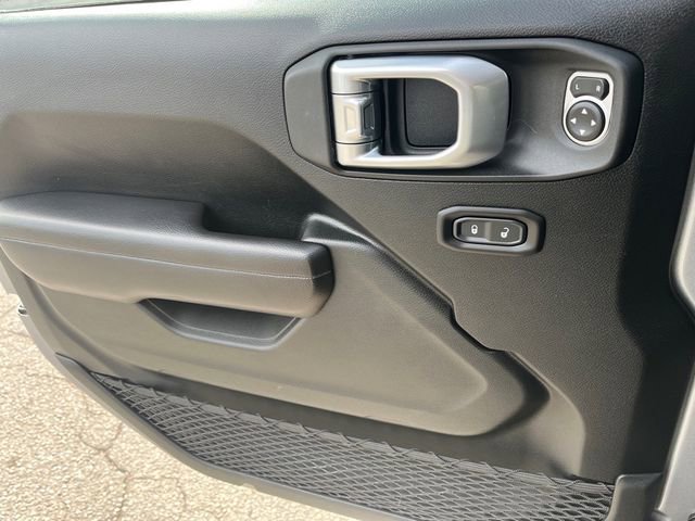 Used 2020 Jeep Gladiator Rubicon image 16