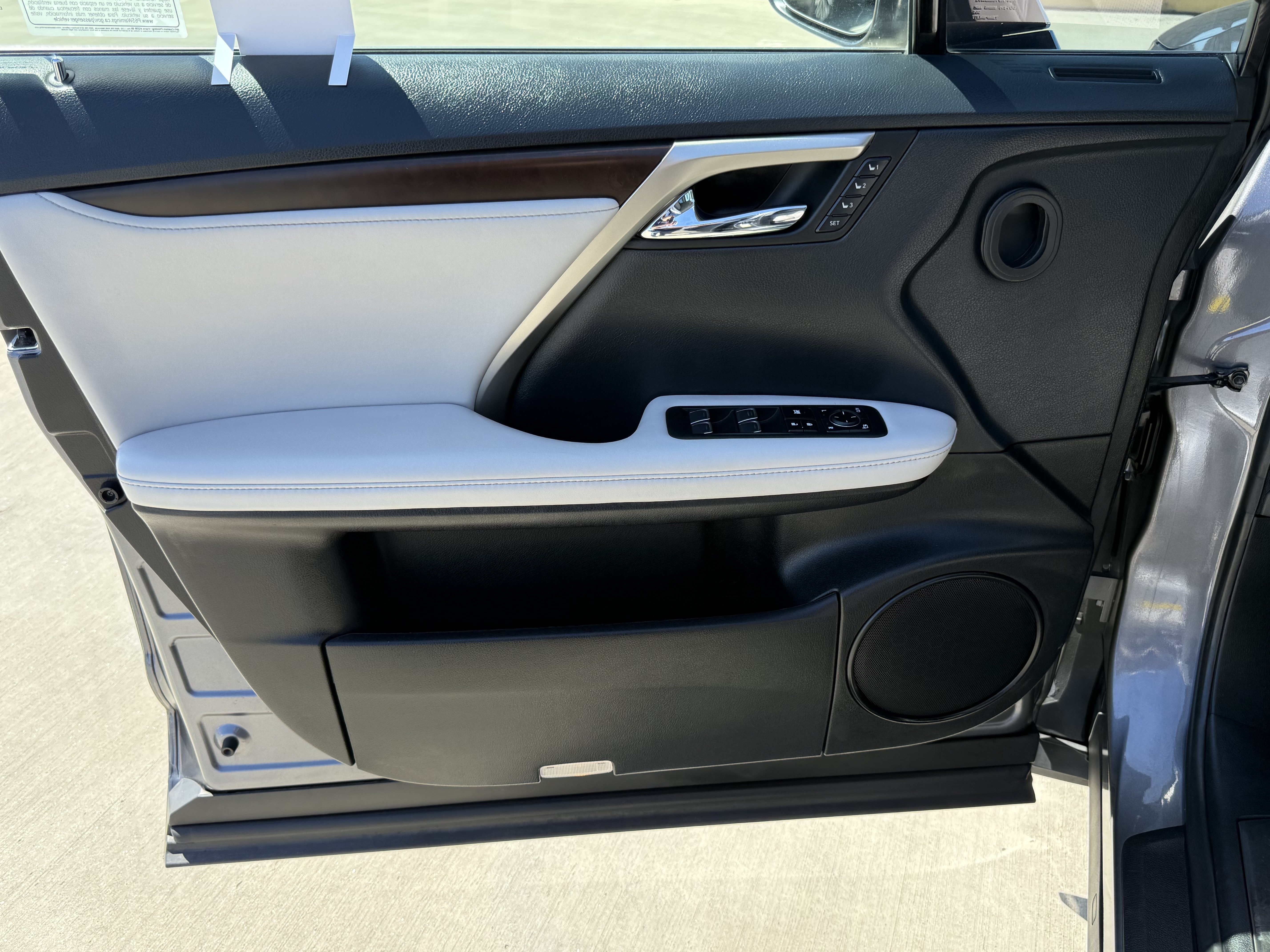 Certified 2022 Lexus RX 350 FWD w/ Premium Package image 17