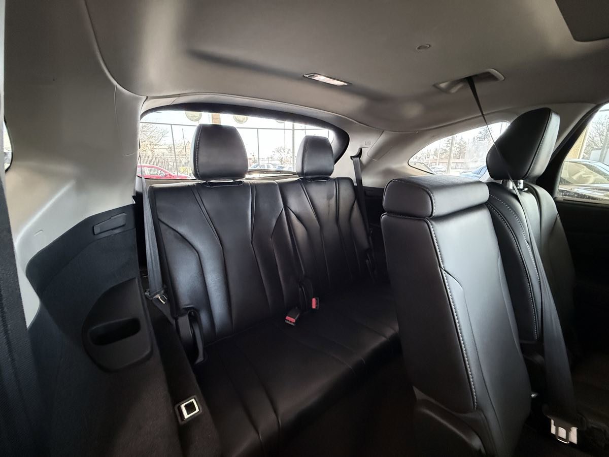 Used 2023 Acura MDX SH-AWD w/ Technology Package image 31