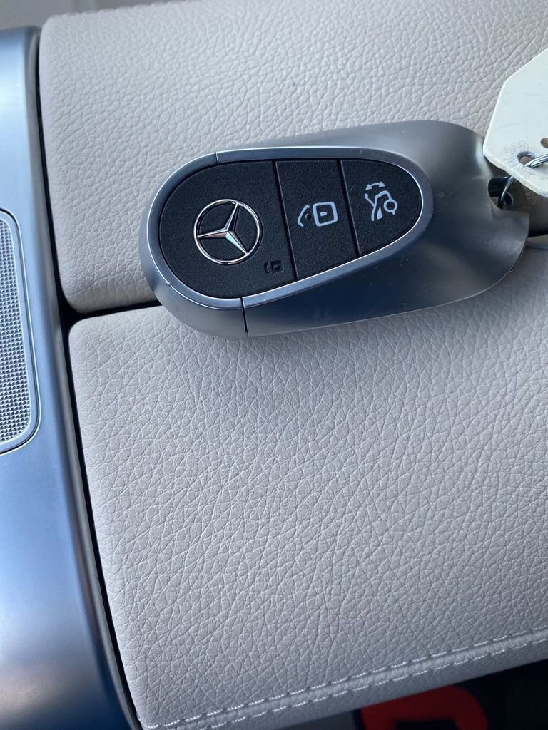 Used 2024 Mercedes-Benz GLC 300 4MATIC image 18