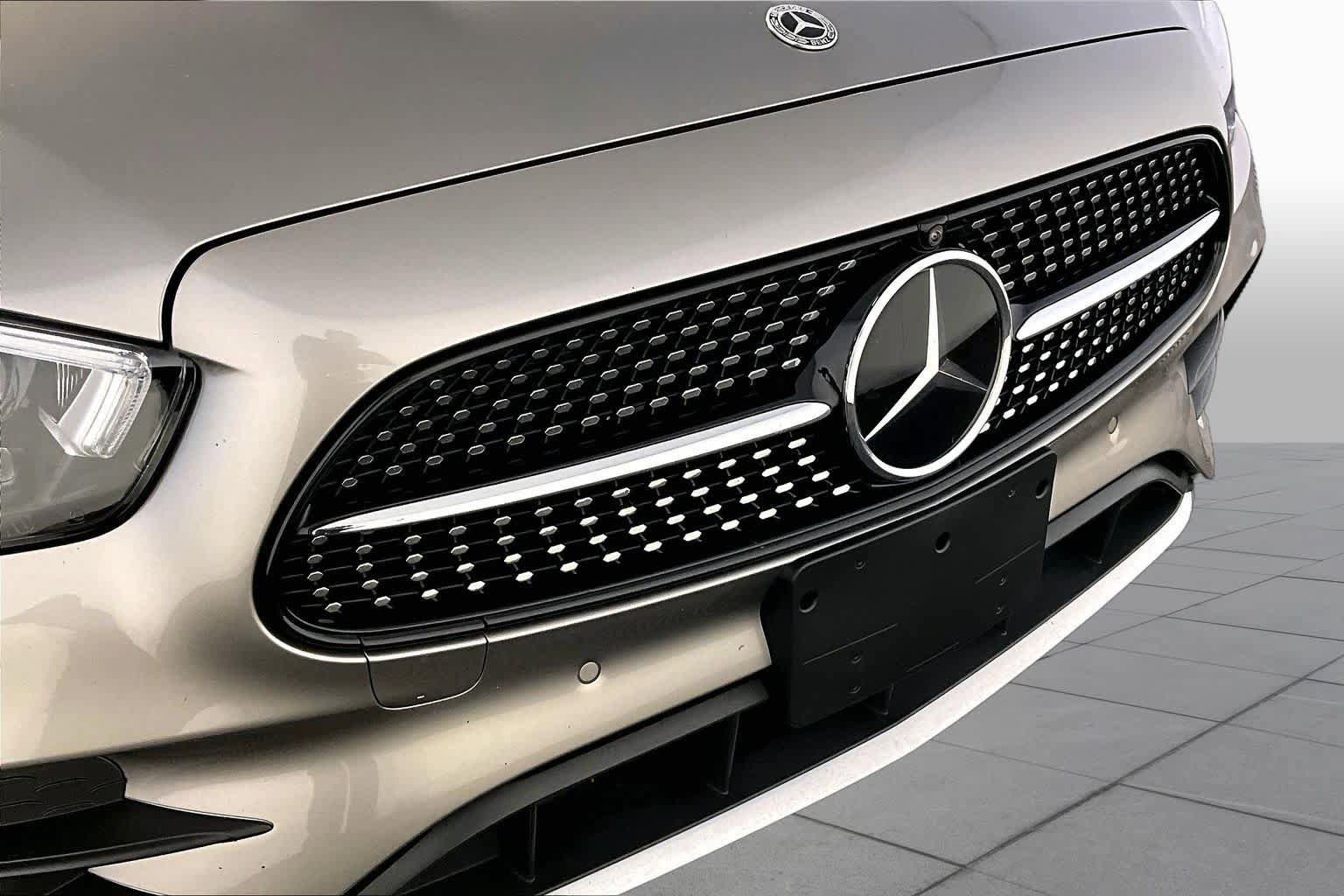 Used 2022 Mercedes-Benz E 450 4MATIC Sedan image 32