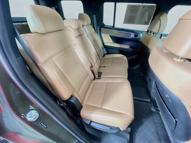 Used 2024 Hyundai Santa Fe Limited FWD image 31
