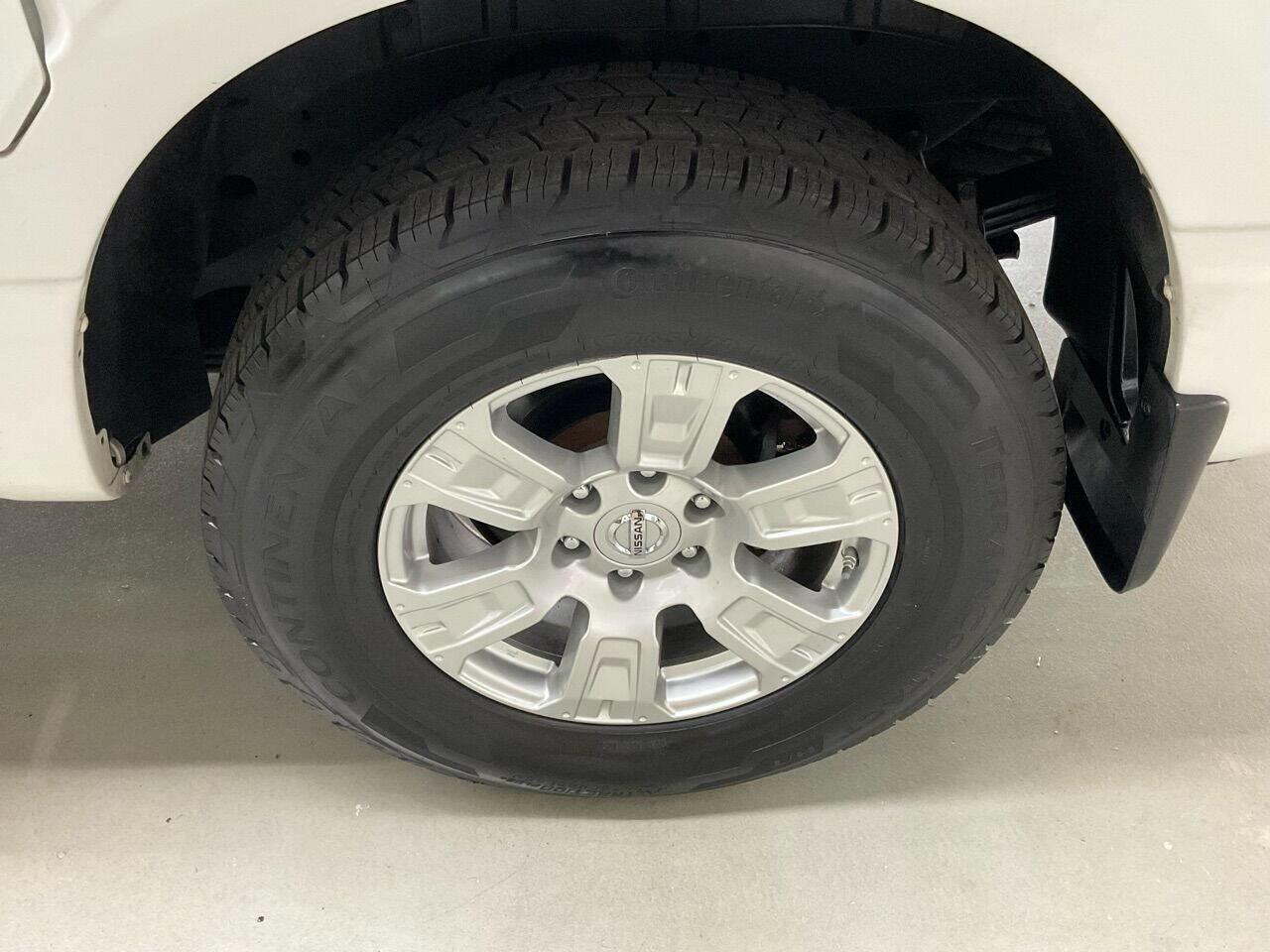 Used 2018 Nissan Titan SV AWD/4WD image 26