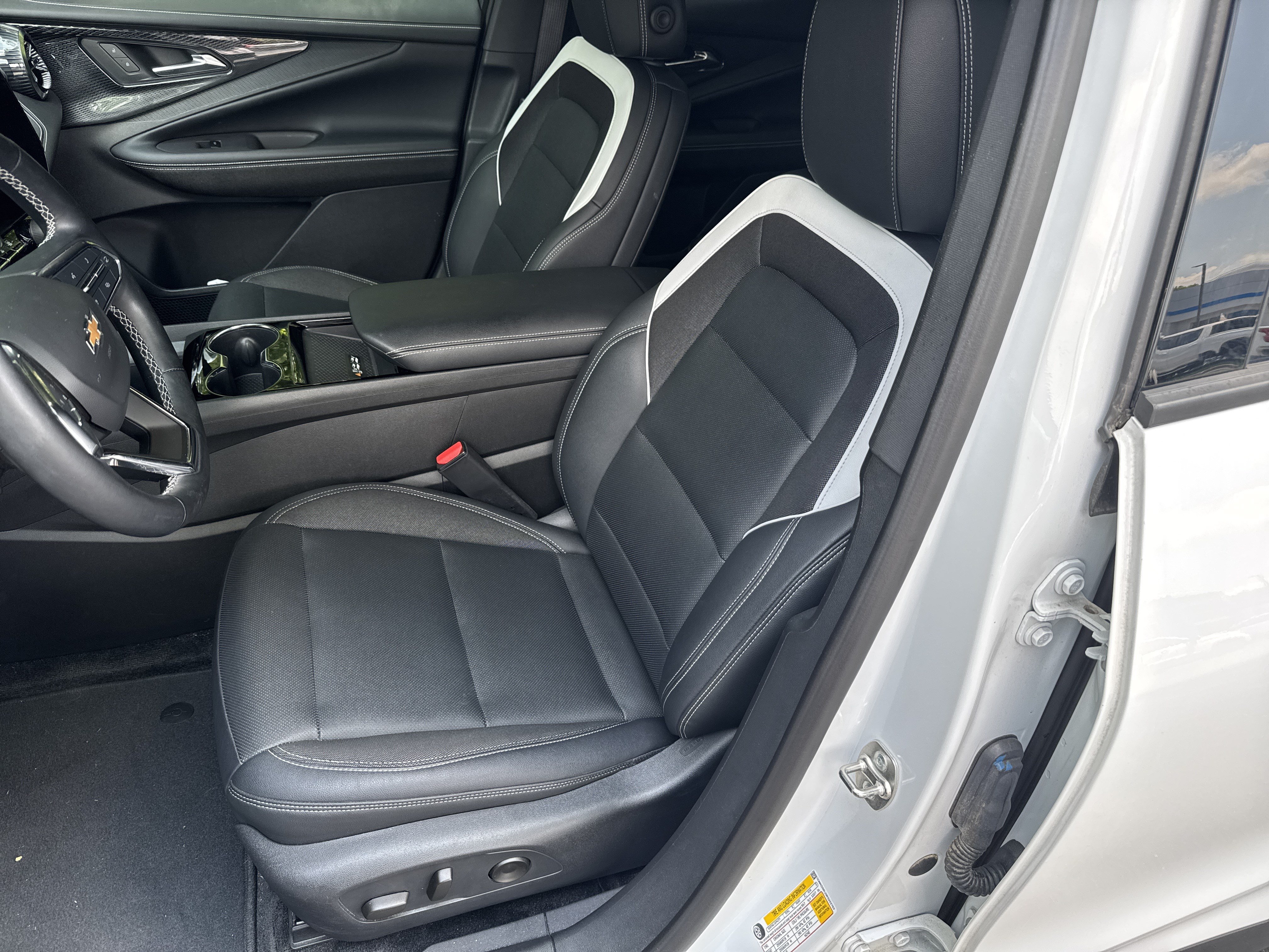 Certified 2024 Chevrolet Blazer EV LT AWD/4WD image 11
