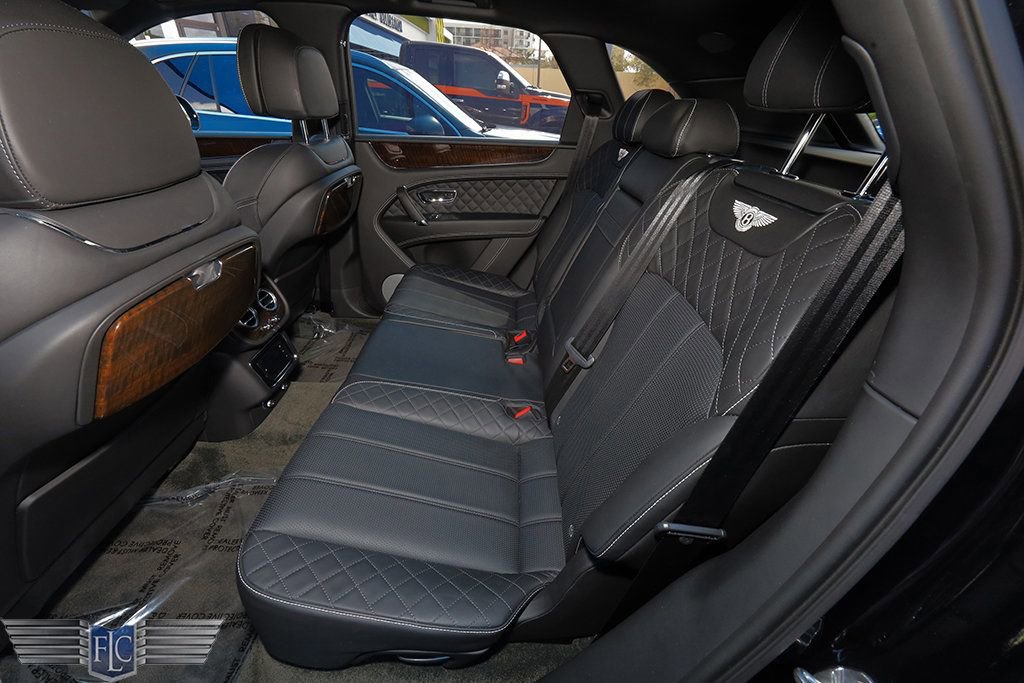Used 2017 Bentley Bentayga image 14