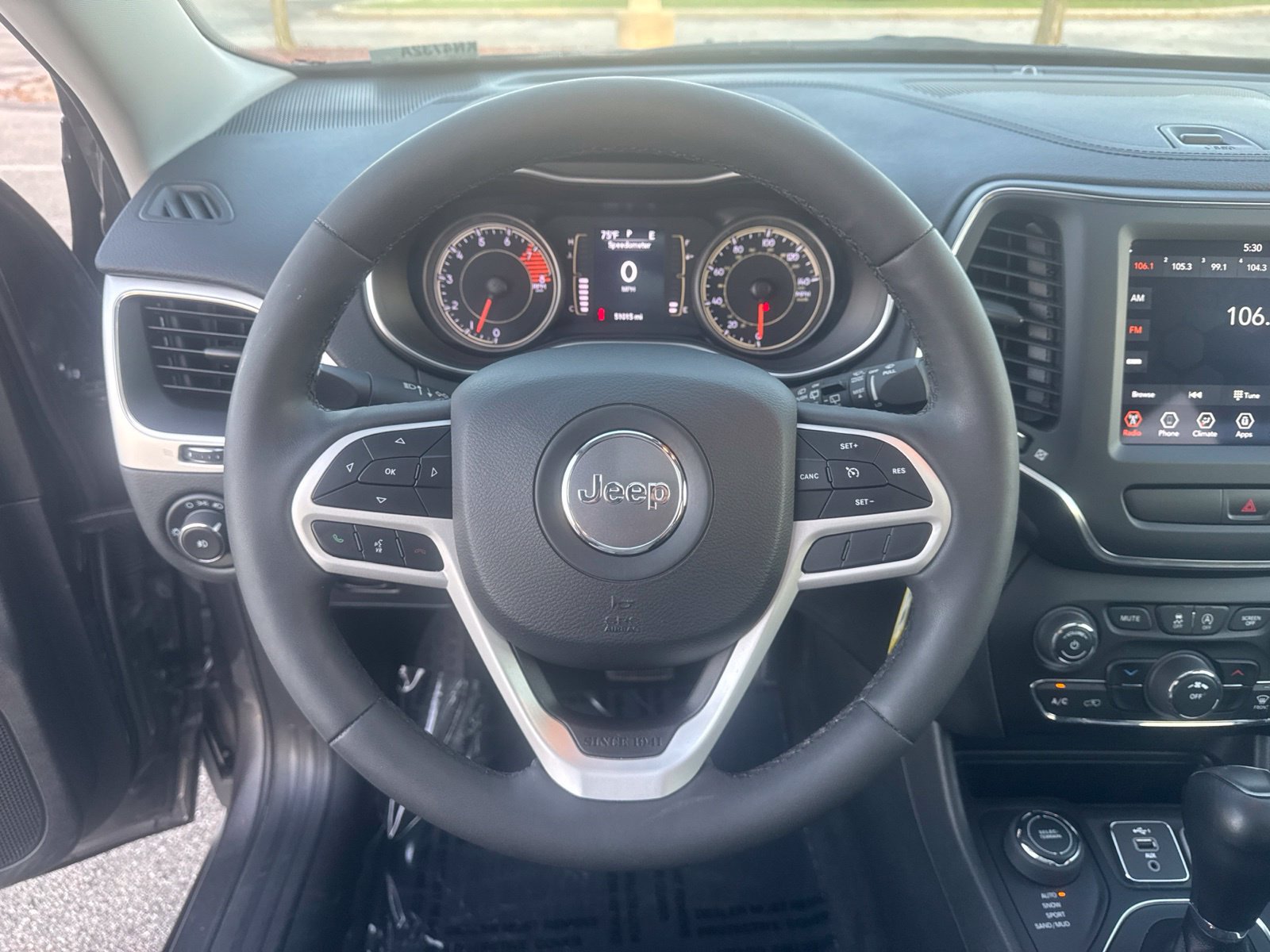 Used 2022 Jeep Cherokee Latitude w/ Sun & Sound Group AWD/4WD image 17