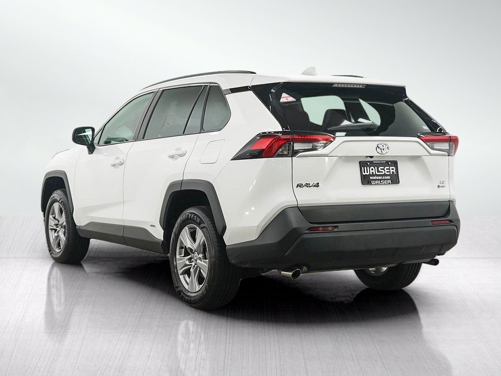 Used 2025 Toyota RAV4 LE AWD/4WD image 3