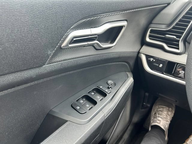 Certified 2024 Kia Sportage LX FWD image 32