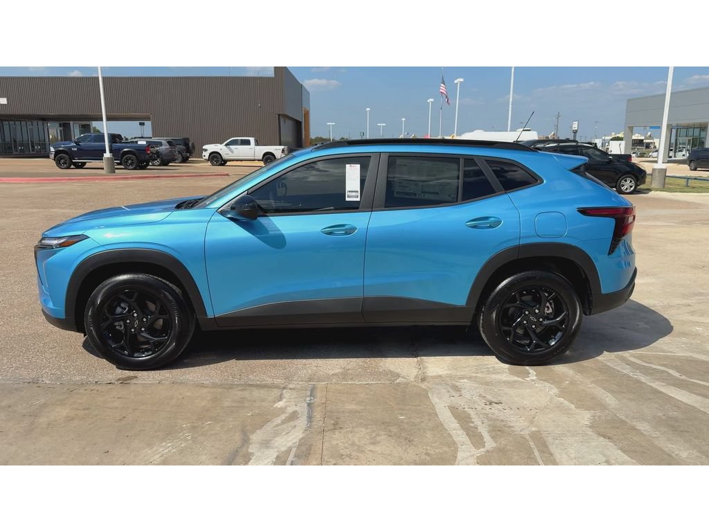 New 2026 Chevrolet Trax LT w/ Midnight Edition FWD image 5