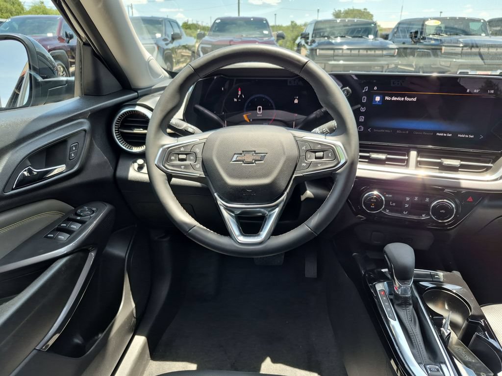 Used 2024 Chevrolet Trax ACTIV w/ Sunroof Package FWD image 33