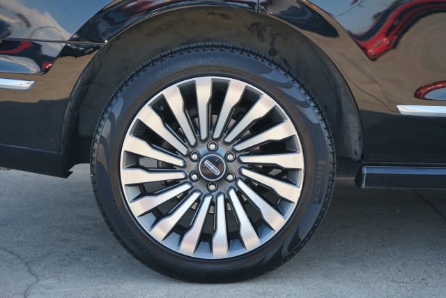 Used 2018 Lincoln Navigator Reserve w/ Technology Package image 3