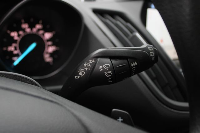 Used 2017 Ford Escape SE w/ Equipment Group 201A image 11