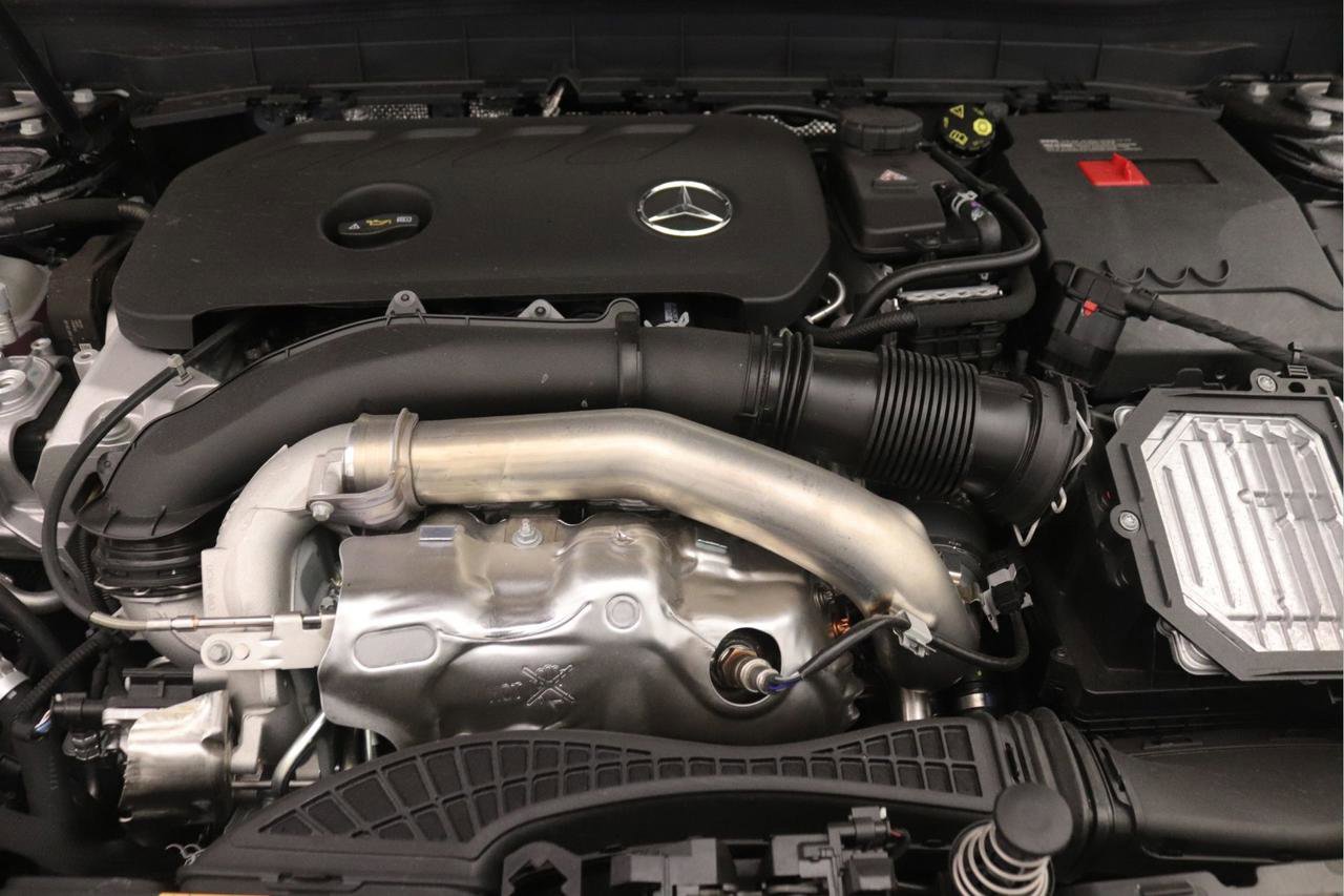 New 2026 Mercedes-Benz GLB 250 image 9