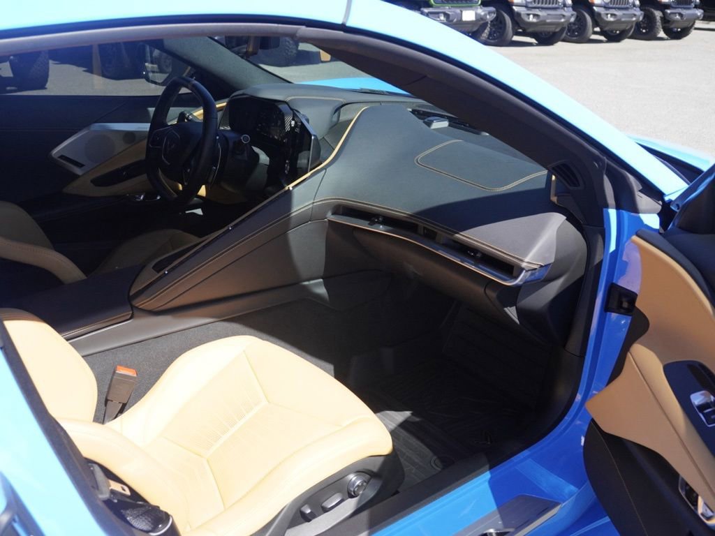 Used 2021 Chevrolet Corvette Stingray Preferred Cpe w/ Z51 Performance Package image 24