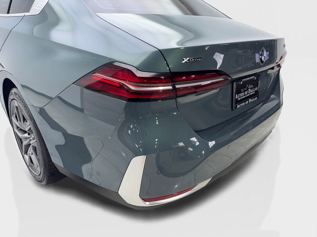 Used 2026 BMW 530i xDrive w/ Premium Package AWD/4WD image 19