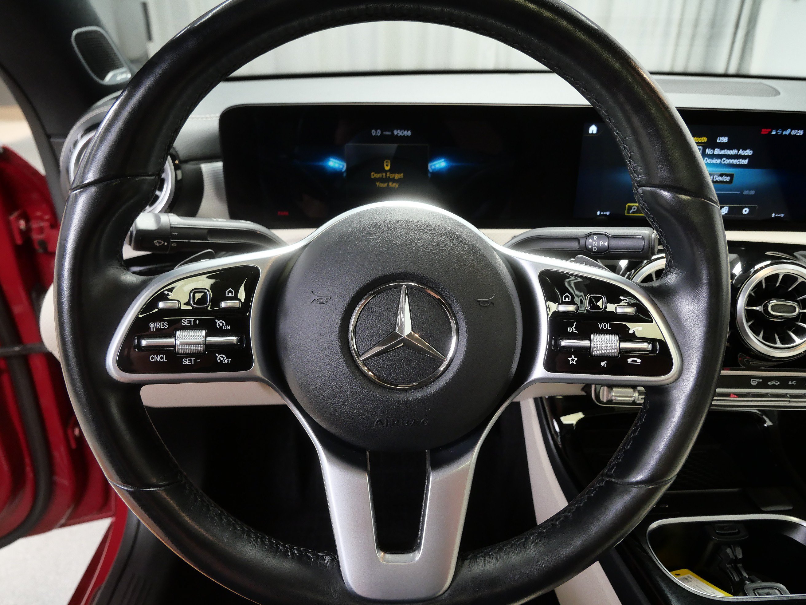 Used 2022 Mercedes-Benz CLA 250 4MATIC image 22