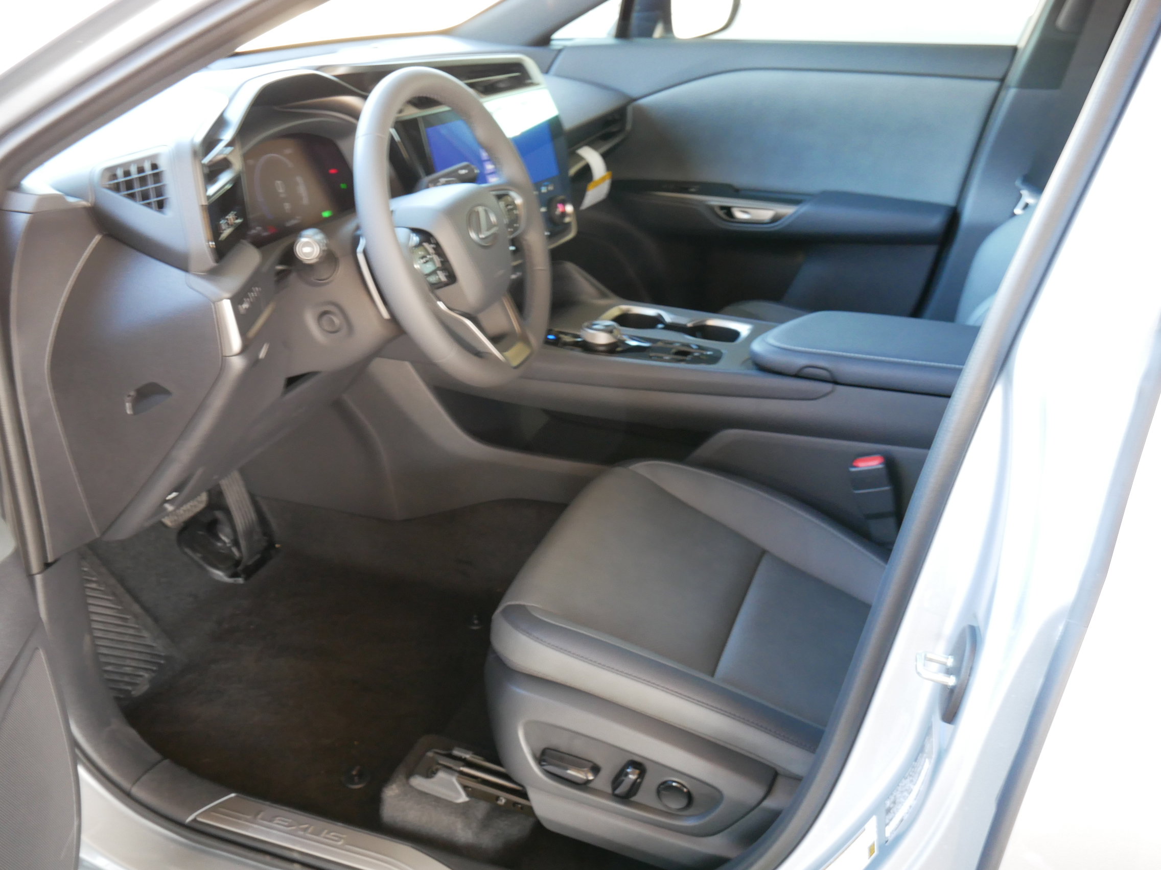 New 2026 Lexus RZ 350e 2WD image 4