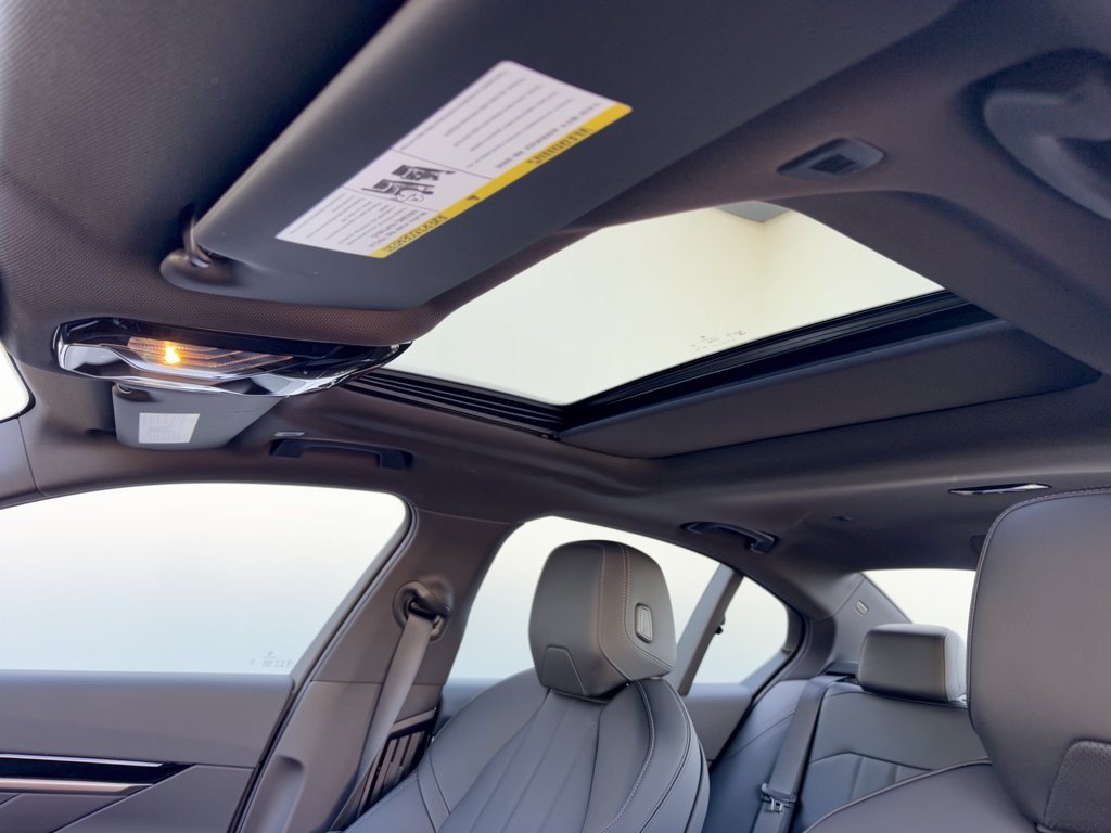 Certified 2026 BMW 530i RWD image 27