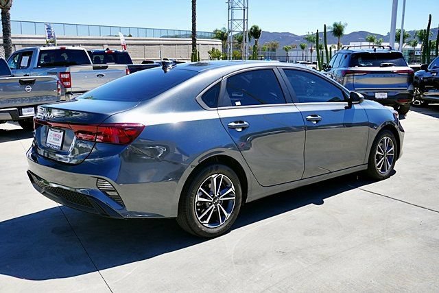 Used 2024 Kia Forte LXS FWD image 4