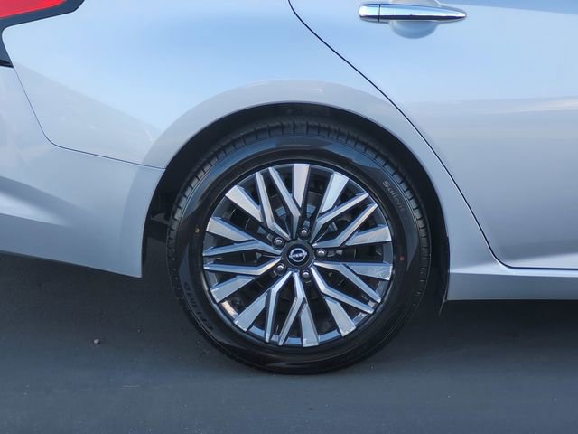 Used 2024 Nissan Altima 2.5 SV image 3