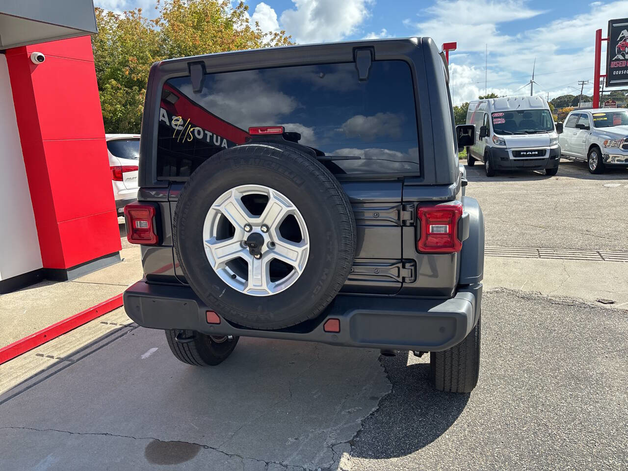 Used 2018 Jeep Wrangler Unlimited Sport S image 5