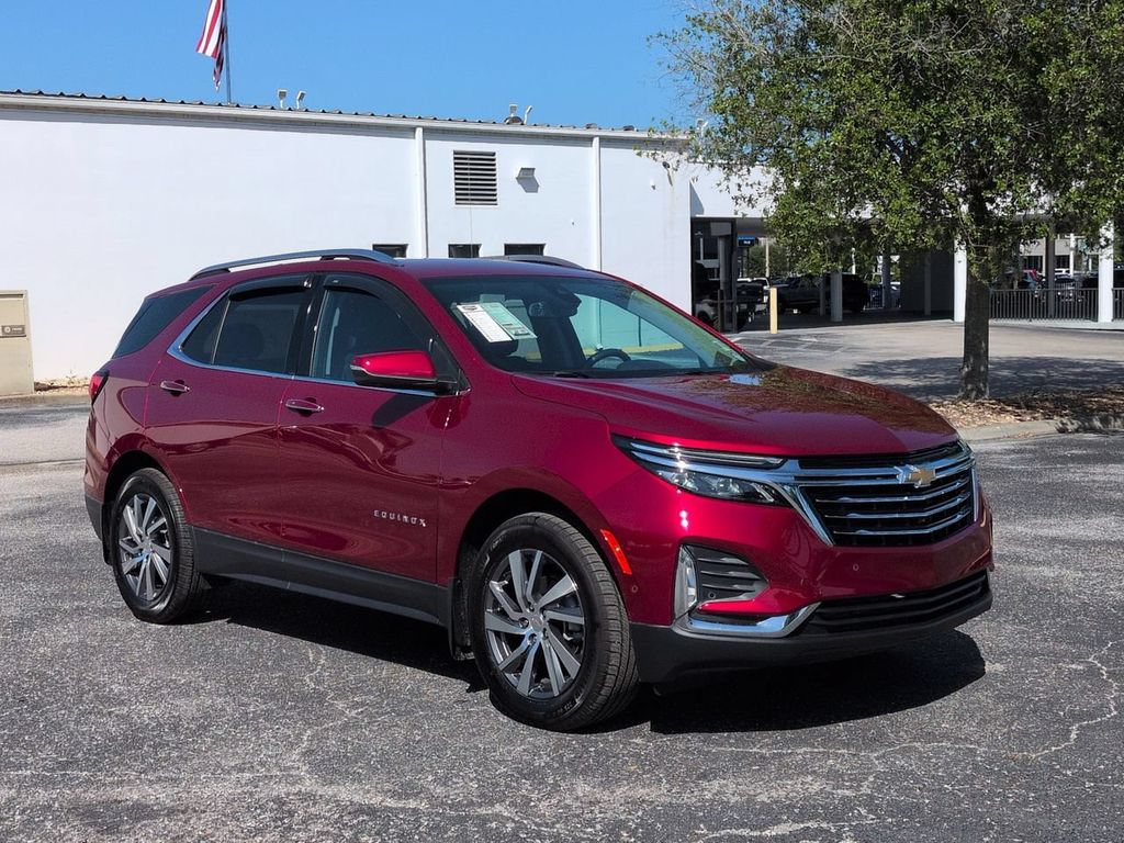 Used 2024 Chevrolet Equinox Premier FWD image 2